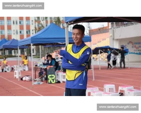 门神” 某色石布:用热爱架起两代足球桥 门神” 某色石布:用热爱架起两代足球桥